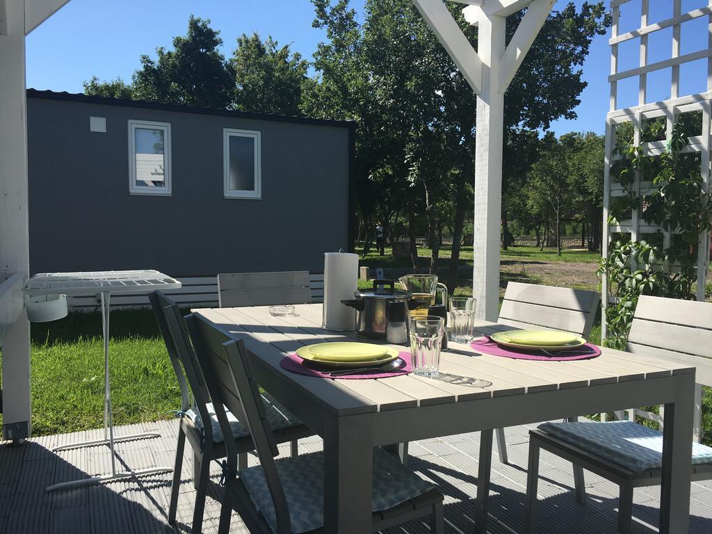 Micanovi Dvori Mobile Home Village Zrmanja Obrovac Exterior foto