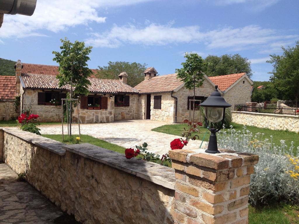Micanovi Dvori Mobile Home Village Zrmanja Obrovac Exterior foto